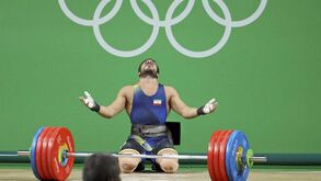 Ouro e recorde do Mundo para Kianoush Rostami nos 85 kg