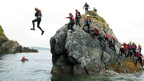 Faça Coasteering