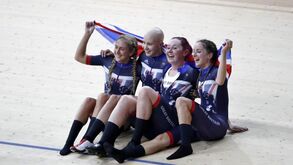 Grã-Bretanha vence na perseguição feminina com novo recorde do Mundo