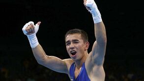 Hasanboy Dusmatov sagra-se campeão em 49kg