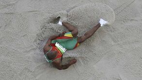 Saiba a quem Nelson Évora dedicou o seu melhor salto do ano