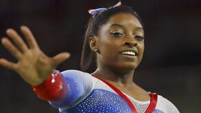 Simone Biles vence prova de solo