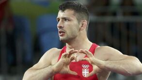 Davor Stefanek conquista ouro nos 66 kg