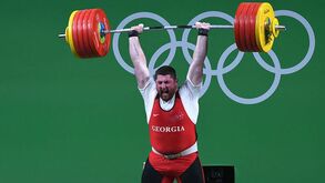 Talakhadze vence nos +105kg com recorde do mundo