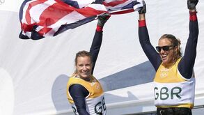 Hannah Mills e Saskia Clark sagram-se campeãs