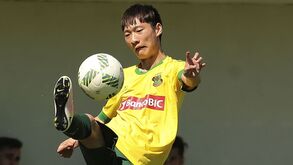 Tang Shi troca seleção pelo clube