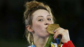 Britânica Jade Jones renova título em -57kg