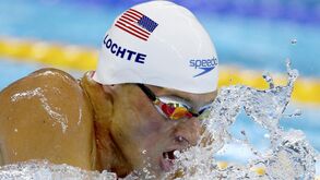 Lochte pede desculpa por mentira sobre assalto 