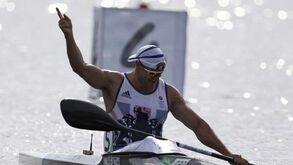 Liam Heath ganha o ouro em K1 200