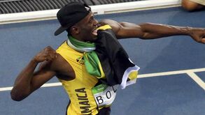 Ronaldo felicita Bolt pelo triplo ouro