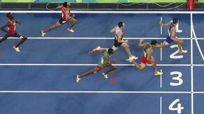 Matthew Centrowitz surpreende e vence nos 1.500 metros