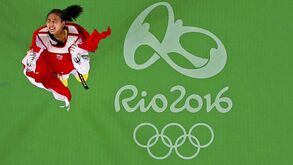 Zheng Shuyin conquista ouro em +67 kg