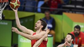 Espanha alcança bronze com vitória pela margem mínima