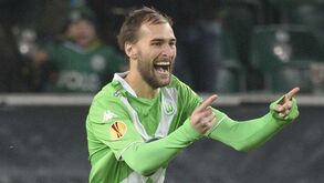 Bas Dost obriga a esforço financeiro