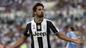 Khedira dá a vitória à Juventus em Roma