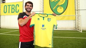 Nélson Oliveira apresentado no Norwich