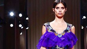 Sara Sampaio estrela em Milão
