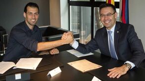 Sérgio Busquets renova pelo Barcelona