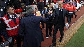E o reencontro de Mourinho com Guardiola foi assim!