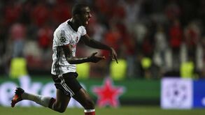 Talisca arrasa Benfica: «Pagaram o salário de todos menos o meu»