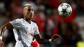Quaresma: «Talisca pediu-me para bater»