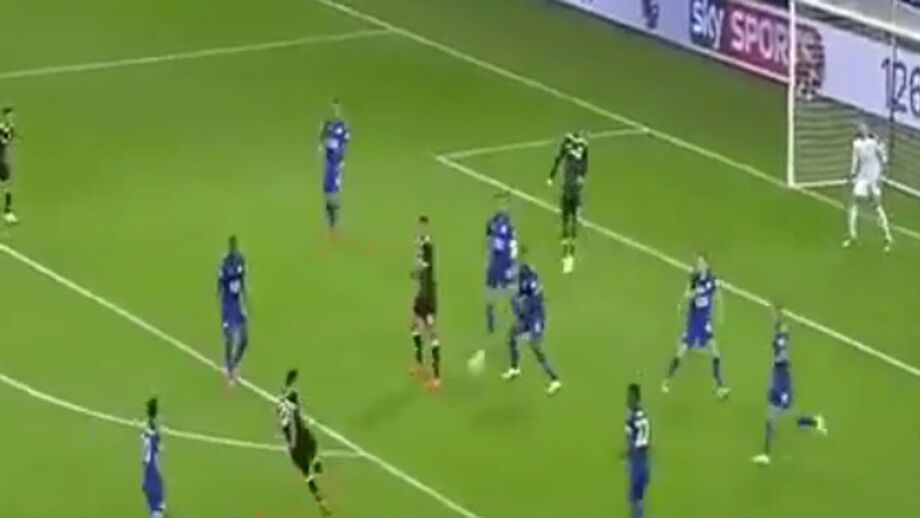 Forte remate de primeira...