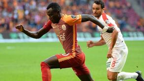 E o melhor driblador da Europa é... português