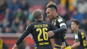 Borussia Dortmund evita derrota nos descontos