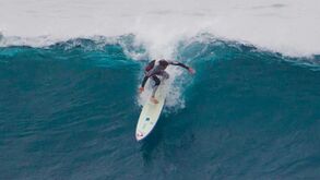 Como decorrem os treinos para surfar as ondas gigantes da Nazaré