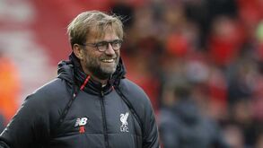 A reação de Klopp à bebedeira de Rooney é digna de ser vista muitas vezes