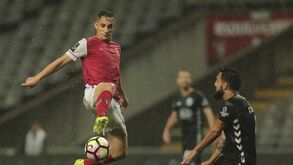 Mauro vai ser operado e tem época em risco