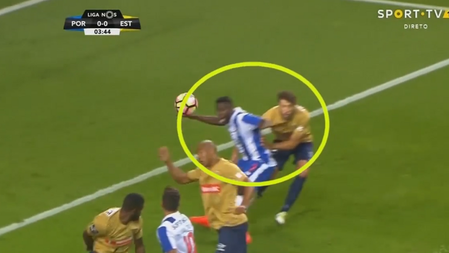 Azuis e brancos partilham imagens dos lances através da newsletter 'Dragões Diário'