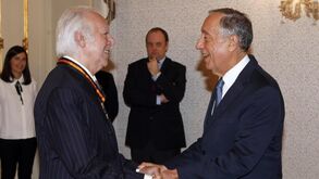 Carlos do Carmo condecorado Grande-Oficial da Ordem do Mérito