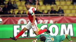 Monaco goleia e cola-se ao Nice