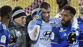 Anthony Lopes atingido por petardo