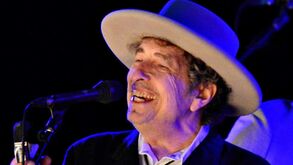 Bob Dylan agradece prémio Nobel da Literatura dois meses depois