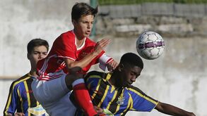 Benfica triunfa no reduto do Real e 'encosta-se' ao Sporting