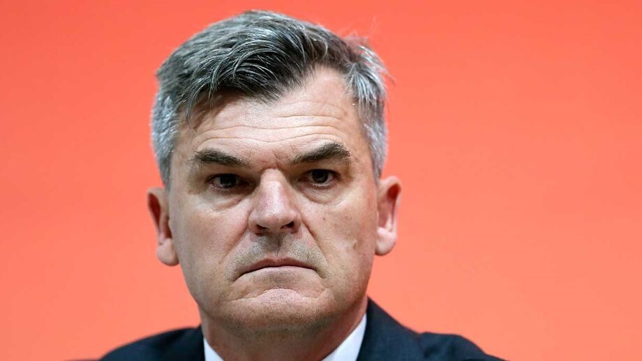 IAAF prolonga suspensão de 'braço direito' do presidente do organismo