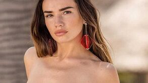 Namorada de Dele Alli deslumbra em biquíni