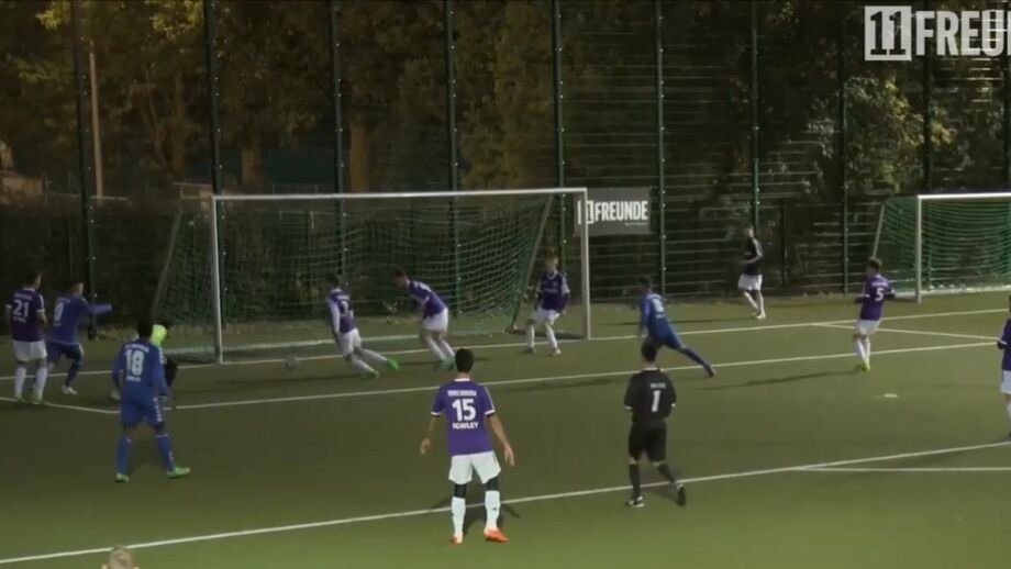 Revista '11 Freunde' organizou jogo sem dar trabalho aos árbitros-assistentes