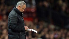 E Mourinho voltou a abandonar uma 'flash interview'...