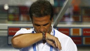 Paulo Duarte atira-se à arbitragem após eliminação