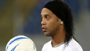 Ronaldinho Gaúcho cada vez mais longe do Coritiba