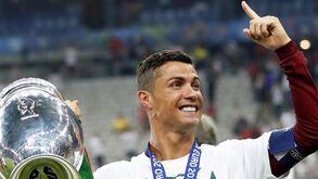 'Soltem os fogos'... o melhor do Mundo faz anos