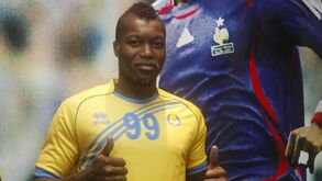 Djibril Cissé confirma adeus definitivo aos relvados
