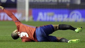 Jogador do Osasuna fraturou a tíbia e o perónio