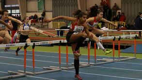 Marisa Vaz Carvalho iguala recorde júnior nos 60 metros barreiras em pista coberta