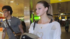 Mulher de Witsel coloca carro à venda nas redes sociais