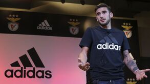 A tatuagem de Salvio que orgulha os benfiquistas e que... ninguém consegue ver nos jogos