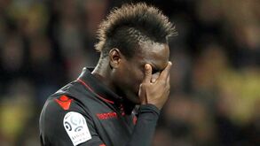 Balotelli voltou aos relvados e... foi expulso